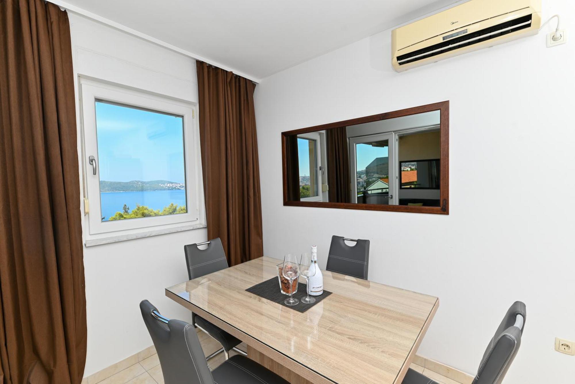 Sunny Place With Sea View Трогир Экстерьер фото