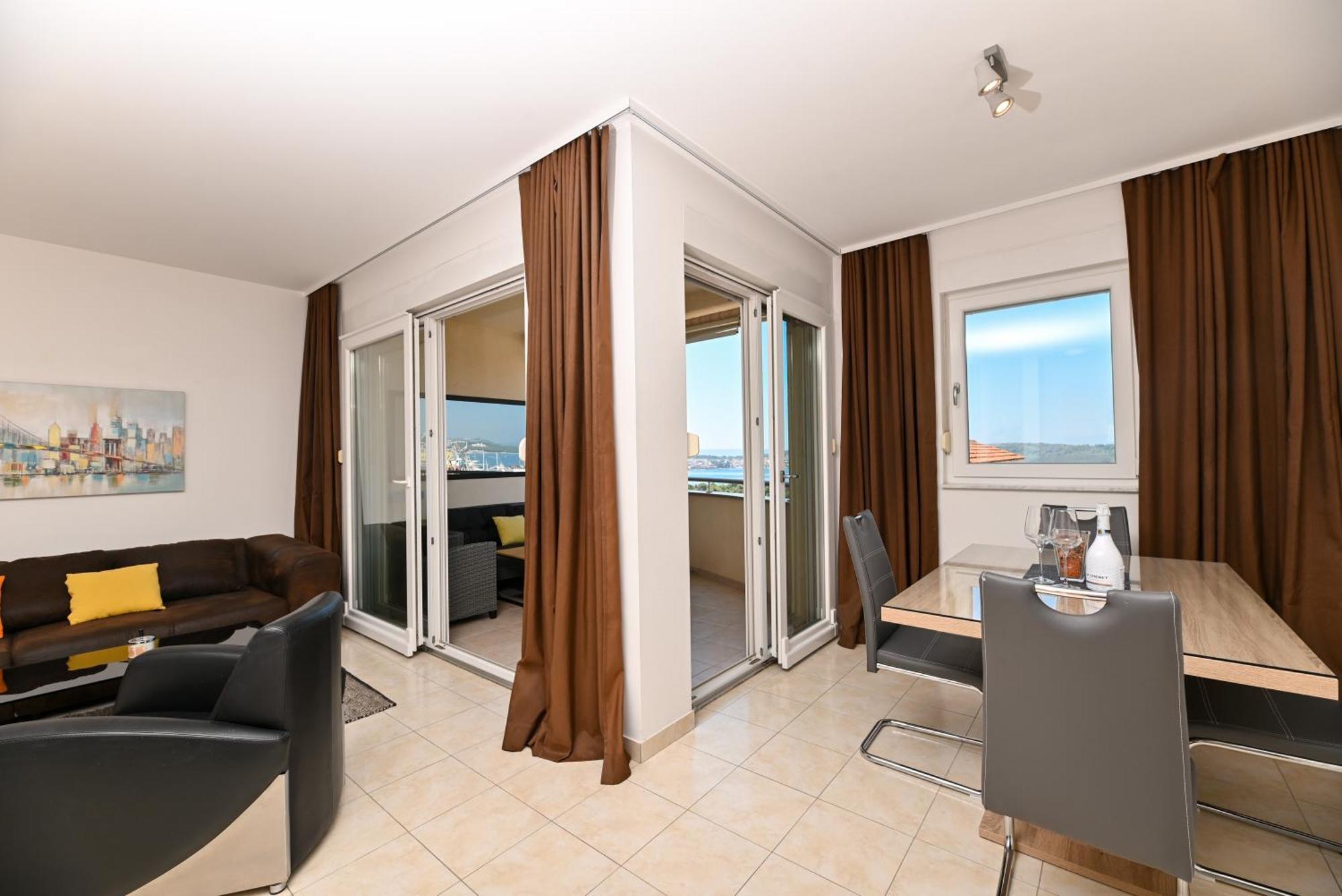 Sunny Place With Sea View Трогир Экстерьер фото