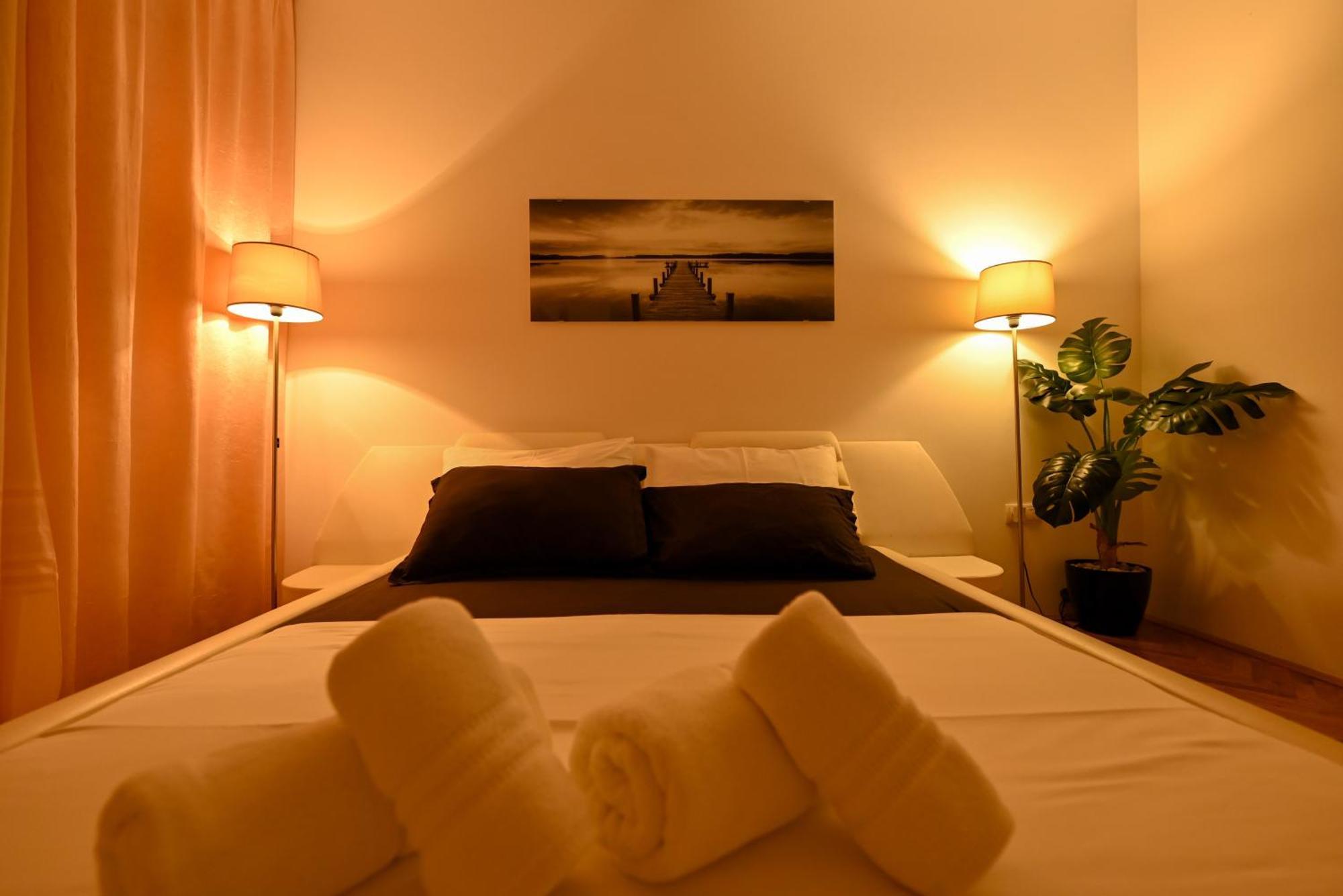 Sunny Place With Sea View Трогир Экстерьер фото